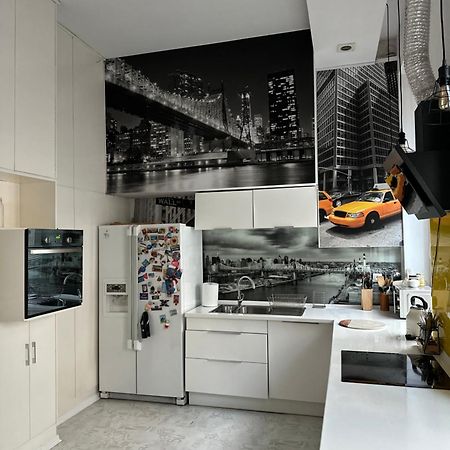 P-122 Piotrkowska Apartment. Лодзь Экстерьер фото